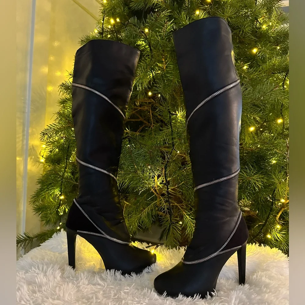 Tis the sassy season! Hidden platform boot - mixed media sz 8 - Picture 2 of 12